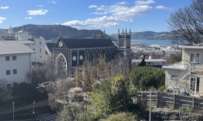 Dunedin City Centre Casa | City Views on Rattray, Large and luxurious close to town