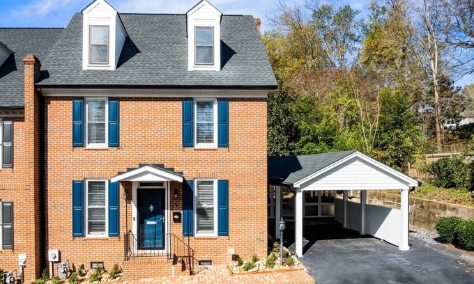 Rome Casa | City Views~ Walk downtown, near Tennis & Riverwalk