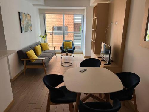Zona 10 Apartamento | Cityhaus apartamento en zona 10 cerca del área hotelera 3 habitaciones!
