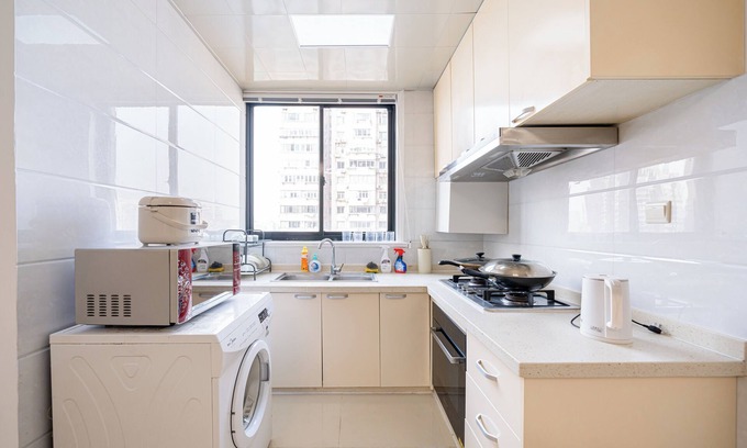 Downtown Shanghai Apartamento | CityHome-4BRs 2Baths People's Square