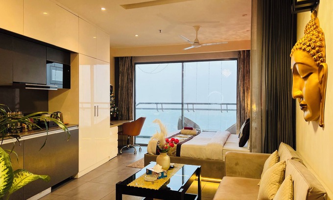 Noida Apartamento | CITYSCAPE BY ROYAL RETREAT SUITES