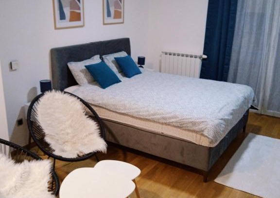 Ilidza Apartamento | CityStay Studio - Modern stay with garage