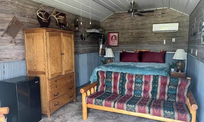 Tuscumbia Cabina | “Clabe” one of the 5 Tiny Cabins on the Osage River