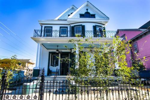 Seventh Ward Casa | Claiborne Historic Mansion - 5 bed-3bath