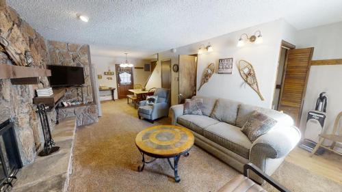 Red River Casa | Claim Jumper A-Frame 4 - WiFi - Washer - Dryer - Wood Burning Fireplace