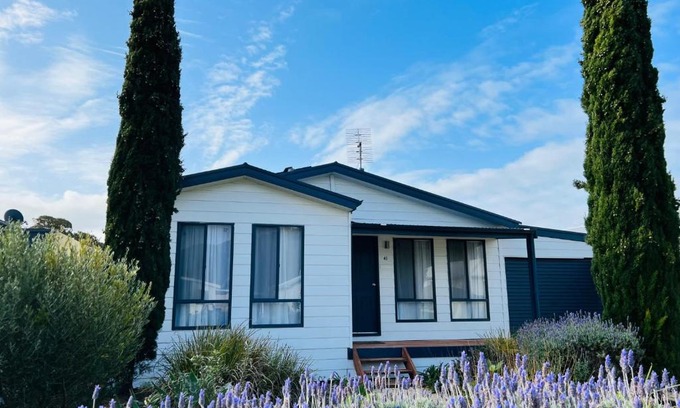 Waterhouse Casa | Clampetts Pet Friendly Close to Township