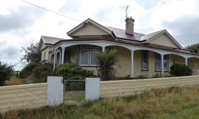 Derby Casa | Claremont Farmhouse - Derby, TAS