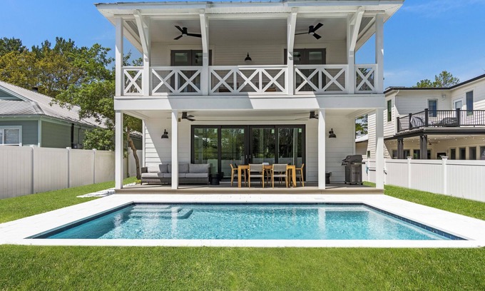 White's Gulfview Casa | Clareon House: Luxury Beach Home on 30A