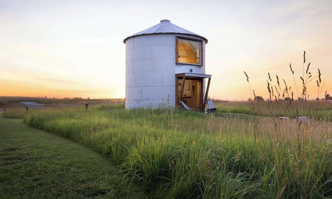 Kalispell Otro | Clark Farm Silos #2 - Incredible Mountain Views