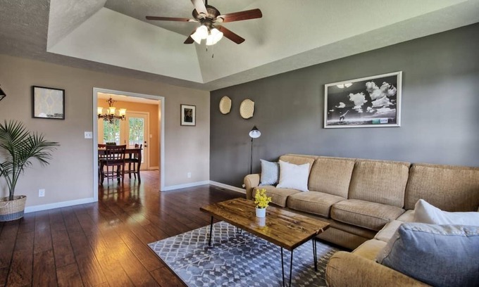 Clarksville Casa | JPI-1 Milla a Ft Campbell + Patio trasero cercado