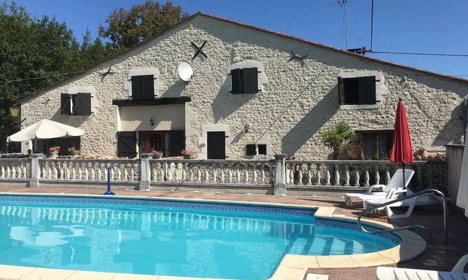 Les Leves-et-Thoumeyragues Casa | CLASE JONQUILLE GITE **