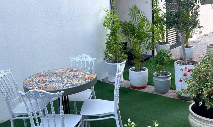 Al Quoz Apartamento | Classic 1Bedroom Apartment with AC, wireless free internet nearing ADCB metro.