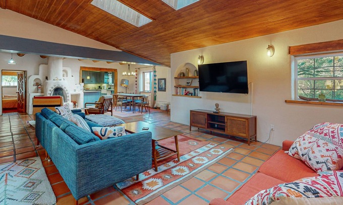 Taos Casa | Classic Adobe with hot tub, covered patio & pond near town