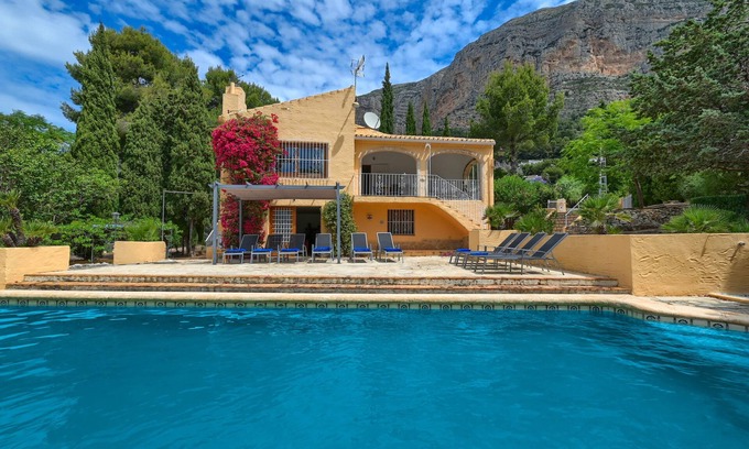Montgo de Toscamar Casa | Casa clásica y acogedora en Jávea, Costa Blanca, España con piscina privada para 6 personas