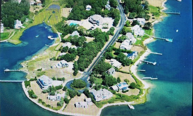 East Falmouth Cabaña | Classic Cape Cod Seaside Cottage for Active Families at tip of Seacoast Shores