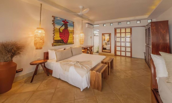 Little Corn Island Hotel | Classic Casita, Yemaya Reefs, Beachfront Haven, Relaxation in Little Corn Island