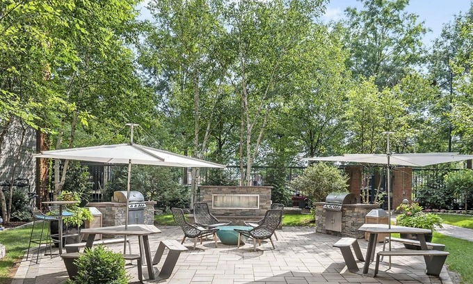Cambridgeport Apartamento | Classic Central Square 1BR w/ W/D & Gym, by Blueground