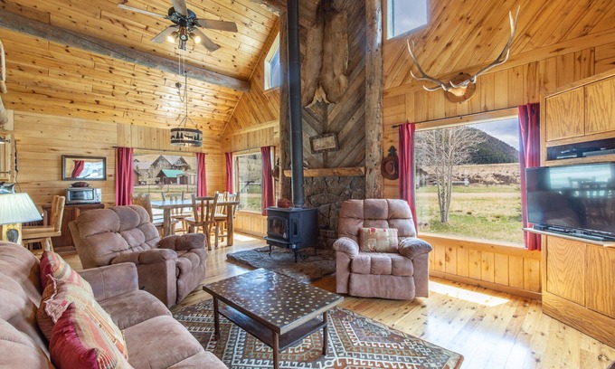 Creede Casa | Classic Colorado Cabin - ATV's Welcome - Grill / Deck / Mountain Views