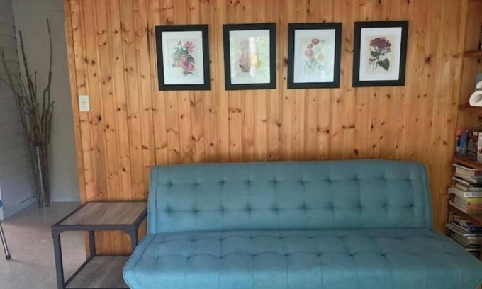 Frontenac Cabaña | Classic Cottage Vibe : Old Roots Cottage#2, private, peaceful & within nature