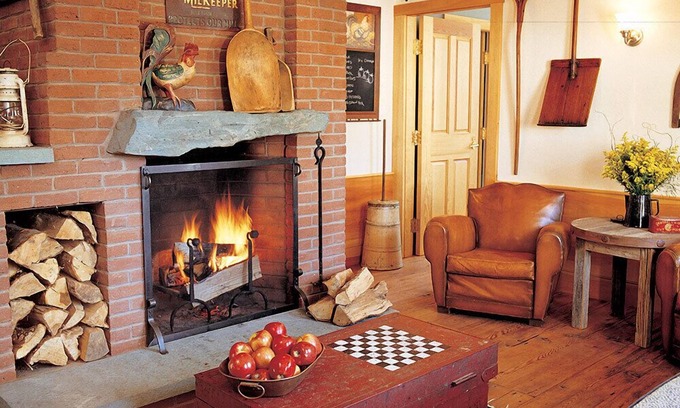 Warren Hotel | Classic Country suite for family and the dog