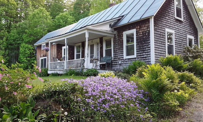 Woodstock Otro | Classic, cozy farmhouse in the 4 season playground of VT's prettiest town!