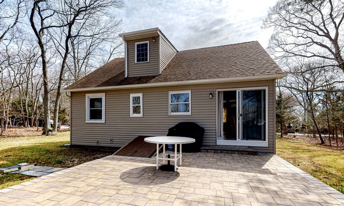 Springs Casa | Classic, Dog-Friendly Home w/ Free WiFi, Wood-Burning Fireplace, & a Gas Grill