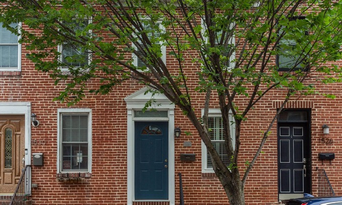 Riverside Casa | Classic Federal Hill Rowhouse