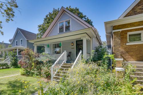 Forest Park Casa | Classic Forest Park Foursquare Less Than 1 Mi to Blue Line