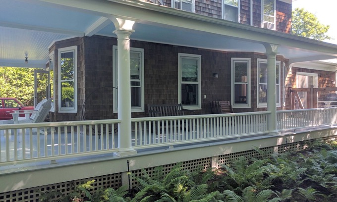 Amagansett Lanes Casa | Classic Hamptons Home in the Amagansett Lanes - Walk to Beach and Town