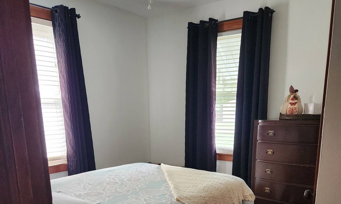 Pinckneyville Casa | Classic home built in 1931, all the woodworking is original. Check out this gem!