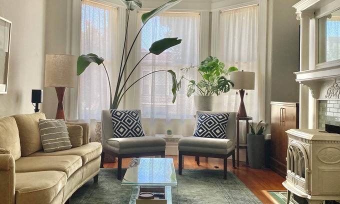 Mission District Condominio | Classic Inner Mission Living in an Historic First-Floor Home