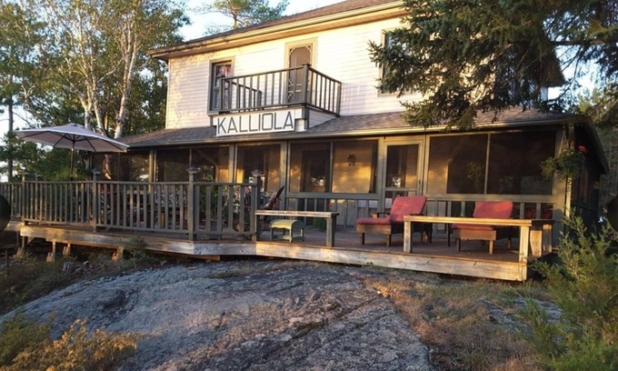 Douro-Dummer Cabaña | Classic Kawartha Lakes Cottage Experience - Stoney Lake