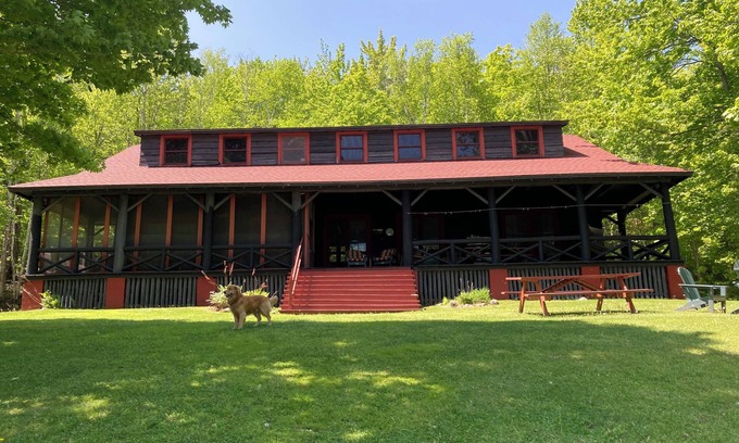 Ellenburg Center Cabina | Clásico frente al lago Adirondack Lodge