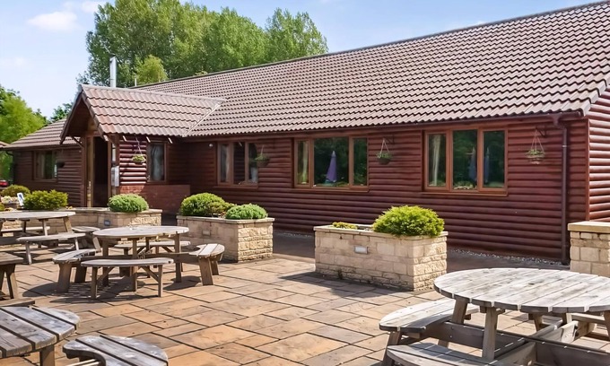 Ancaster Chalet De Esquí | Classic Lakeview Lodge 6