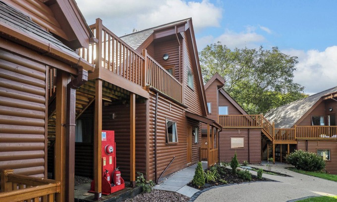 Dyserth Cabaña | CLASSIC LODGE 30, family friendly, with pool in Dyserth