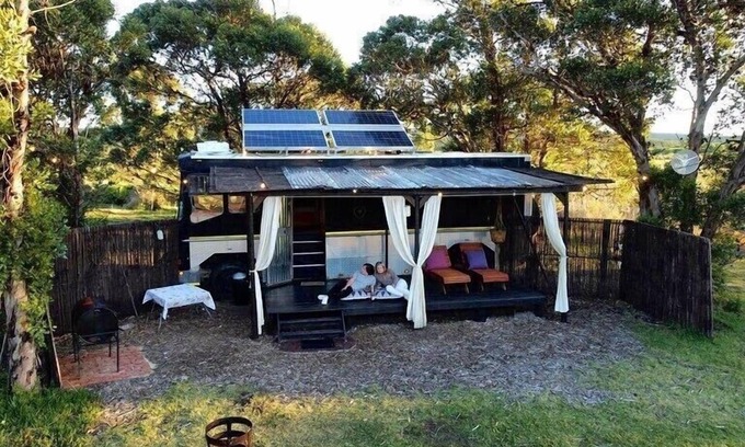 Stanford Casa | Classic mobile home next to vlei in birdsactuary.