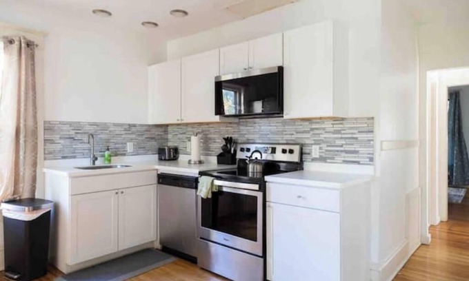 South End Apartamento | Classic&Modern: Prime location, Parking!