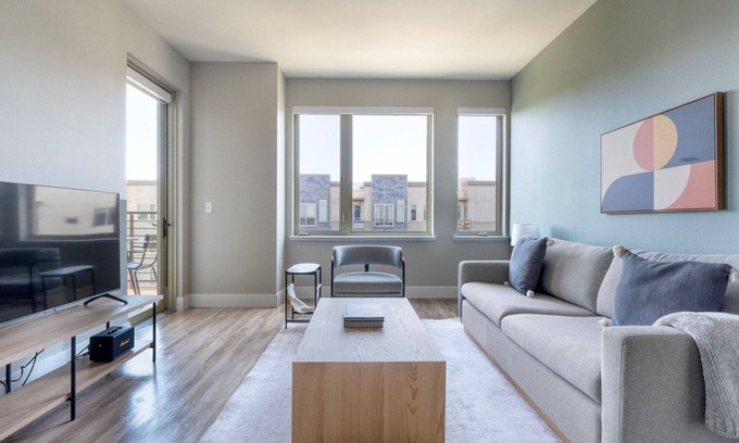 Mountain View Apartamento | Classic Mountain View 2BR w/ Gym & Pool, nr Restaurants, by Blueground