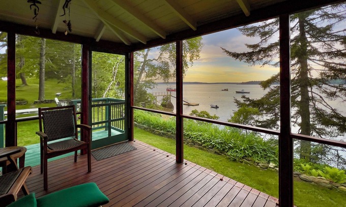 Harpswell Center Cabaña | Cabaña clásica y cabaña en hermosos 8 acres con vistas al agua al atardecer