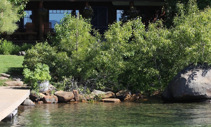 Tahoe Vista Casa | Classic Old Tahoe Lakefront Home con muelle y boya. Vistas al lago desde todas las habitaciones!