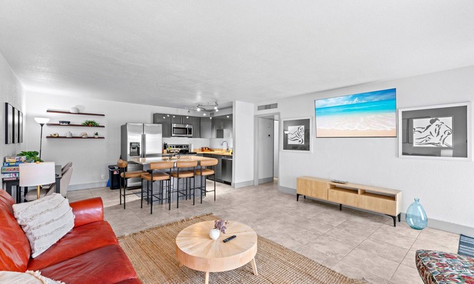Central Park Apartamento | Classic Palm Beach 2BR Retreat - Near Beaches