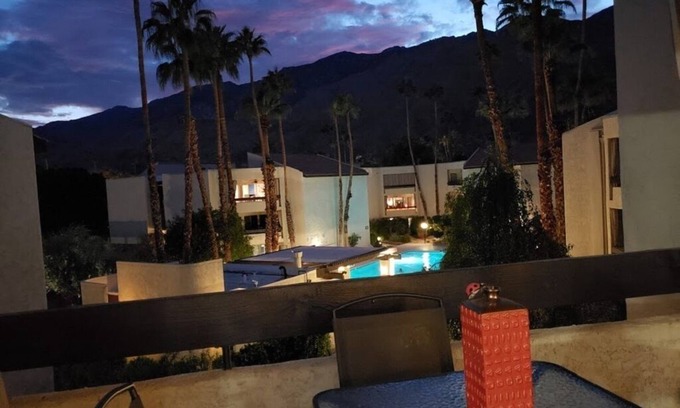 Tahquitz River Estates Condominio | Classic Palm Springs Mountain View Condo