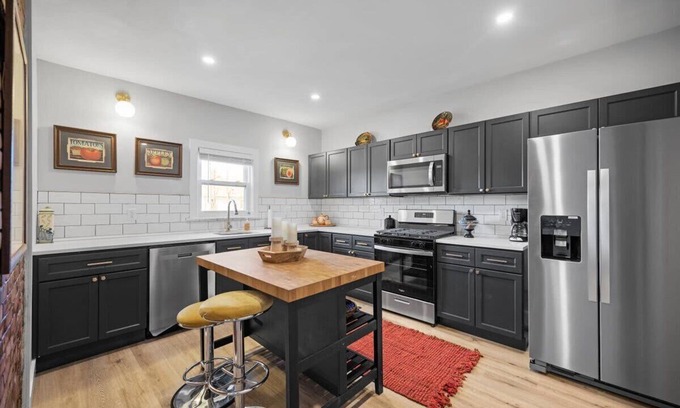 Crafton Casa | Classic Pittsburgh 4 Square - Easy Access to Town and Airport!