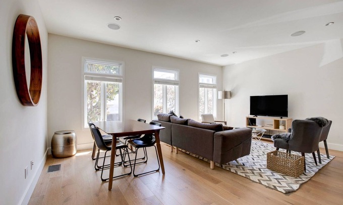 Nob Hill Apartamento | Classic Russian Hill 3BR, nr Park, Museum, Dining & Shops, by Blueground