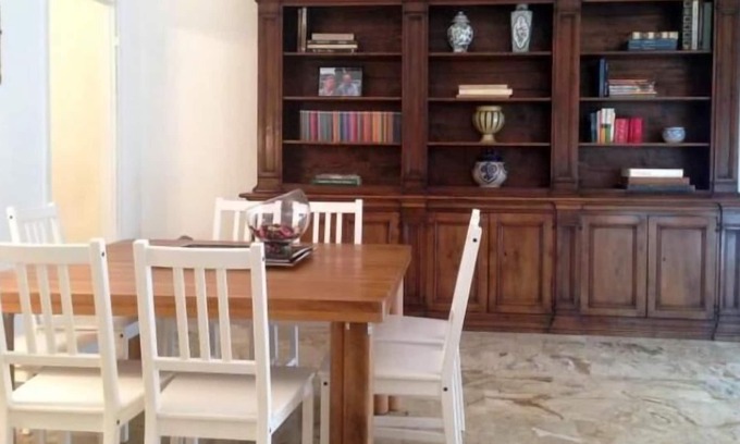 Porta Romana Apartamento | Clásico y espacioso 4 BR en Porta Romana
