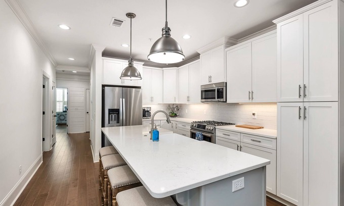 Epworth Acres Condominio | Classic Seaside Town Home with master on ground floor!