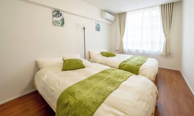 Minato Hotel | Classic Triple Room 304 / Osaka Ōsaka