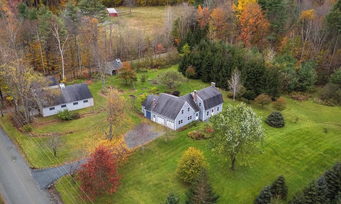 Woodstock Casa | Classic Vermont Farmhouse in the Heart of Woodstock - close to skiing