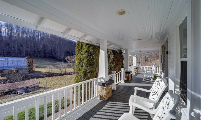 Vilas Casa | Classic Vilas Home ~ 9 Mi to Downtown Boone
