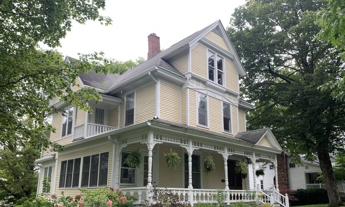 Skaneateles Casa | Classic Village Victorian - Steps to Downtown!